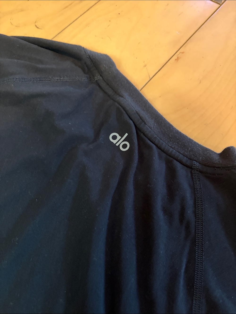 Alo Yoga Men’s Vapor Crewneck Short Sleeve Tee in Black, Size Medium - Picture 4 of 4